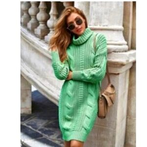Kelly Green Cable Knit Turtleneck Sweater Dress size Medium stretchy mini dress